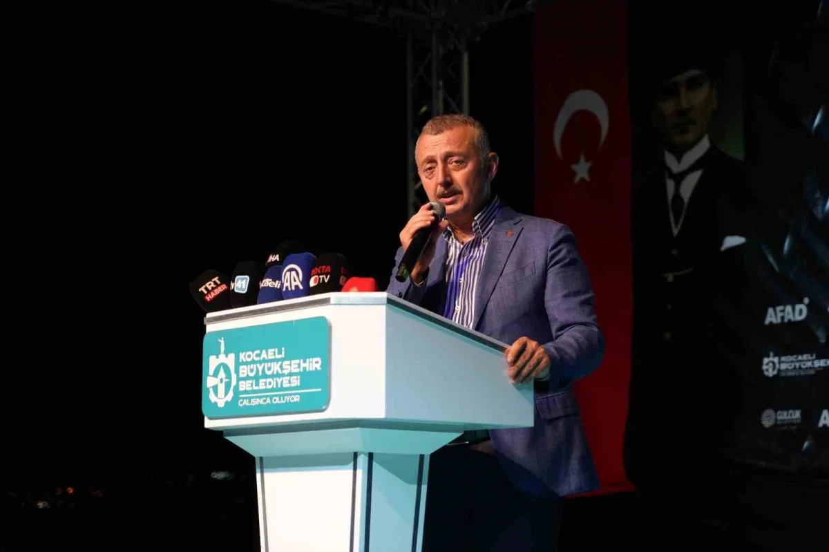 17 Ağustos depremi Gölcük'te 27 yıl sonra anıldı