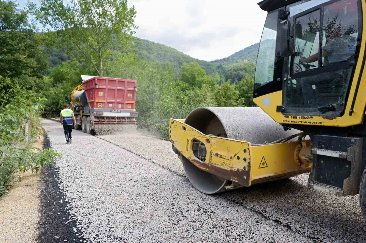 Bursa İnegöl kırsalında 18 kilometrelik yol yenileniyor