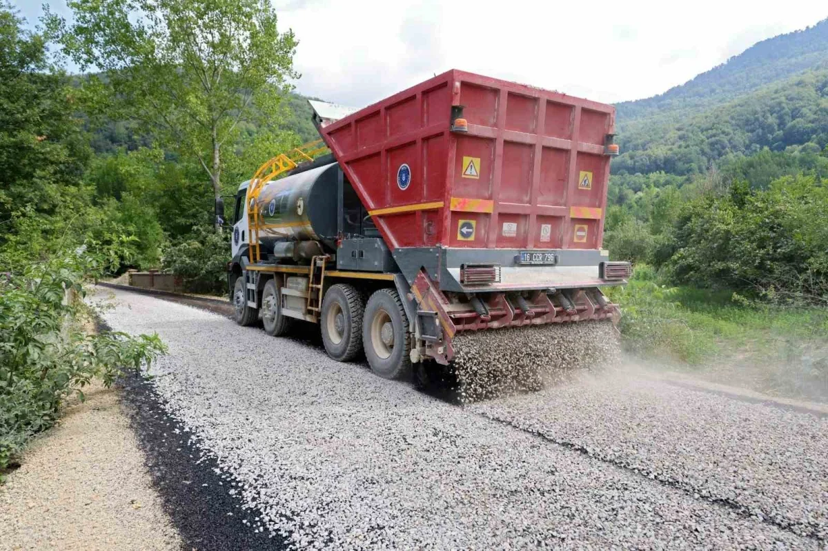 Bursa İnegöl kırsalında 18 kilometrelik yol yenileniyor