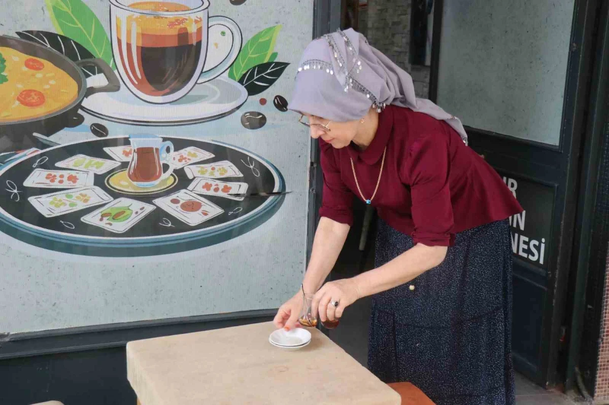 Nuran Aynur Sustan kıraathane işletiyor: 5 çocuk büyüttü