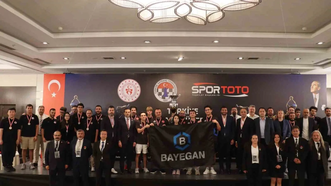 Bayegan Pendik Satranç Kulübü Süper Lig'de üst üste 3. kez şampiyon