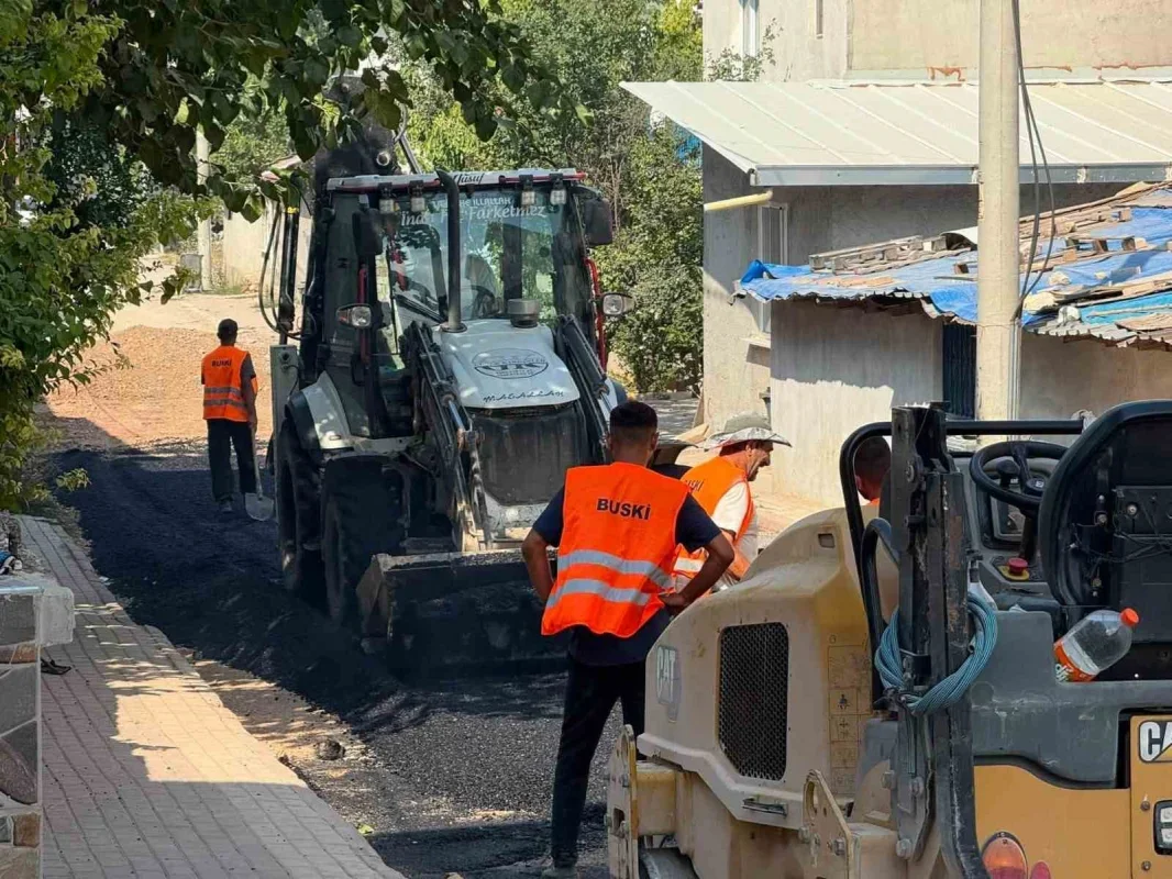 İnegöl'de BUSKİ altyapı çalışmaları hızla sürüyor