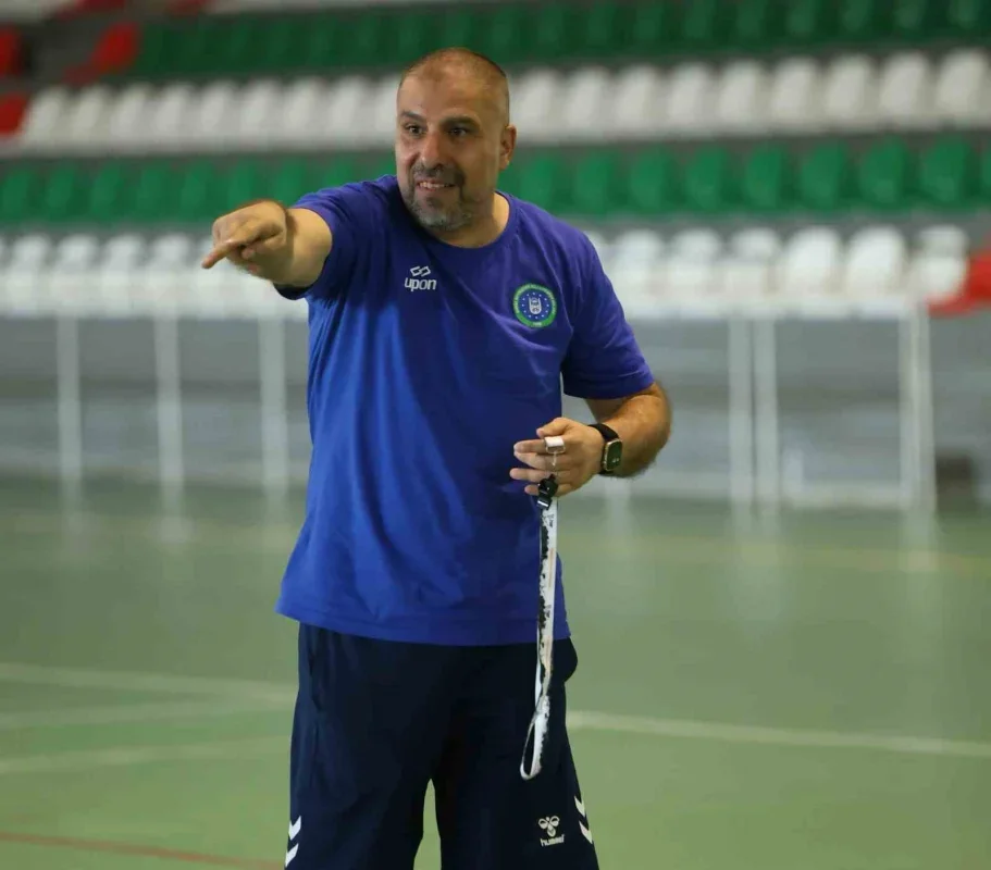 Bursa Büyükşehir Belediyespor kadın hentbolunda kadroyu yeniledi