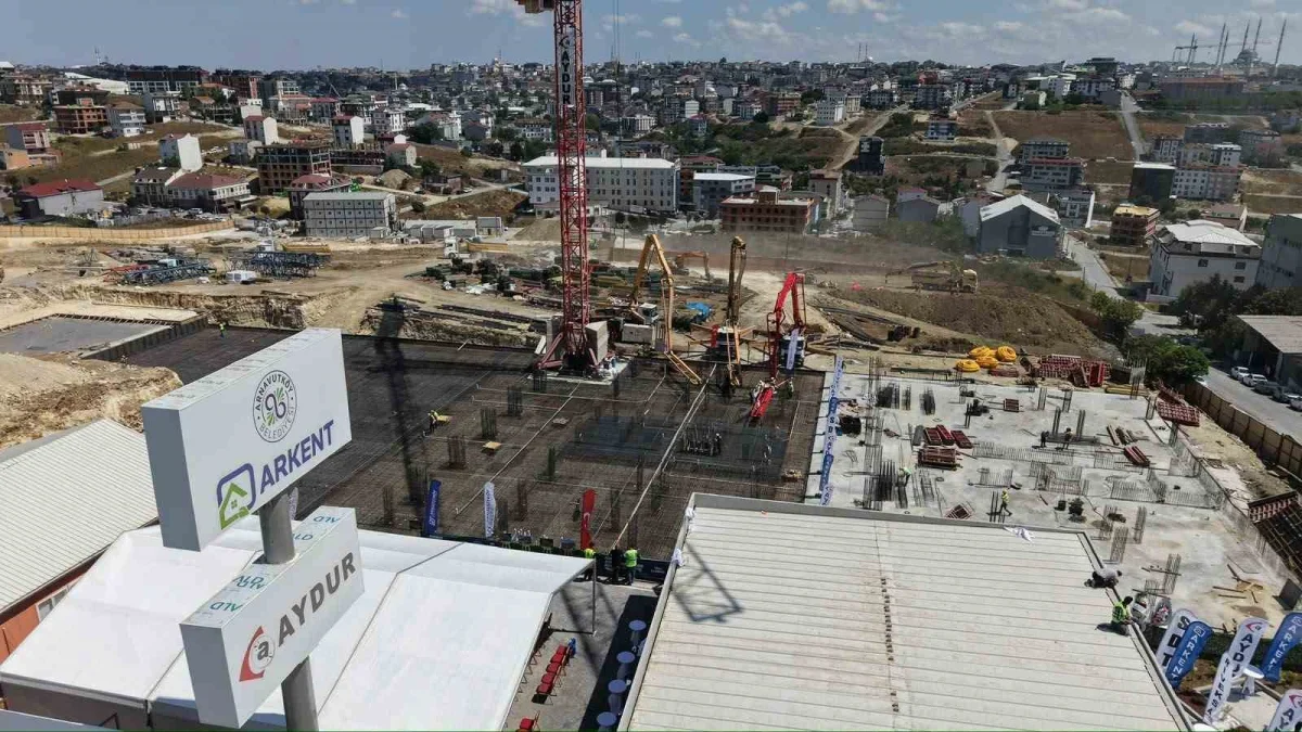 Arnavutköy'de 17 Ağustos'ta Arkent Aydur Park Evleri temeli atıldı
