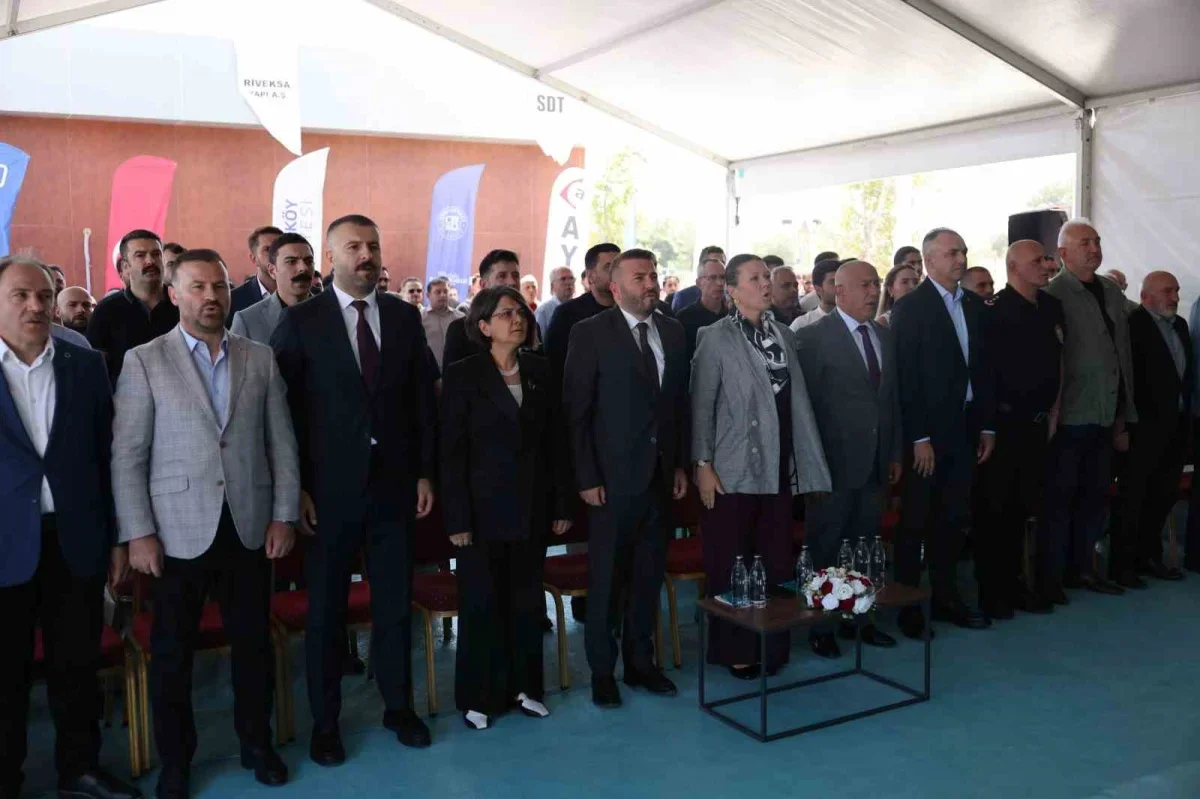 Arnavutköy'de 17 Ağustos'ta Arkent Aydur Park Evleri temeli atıldı