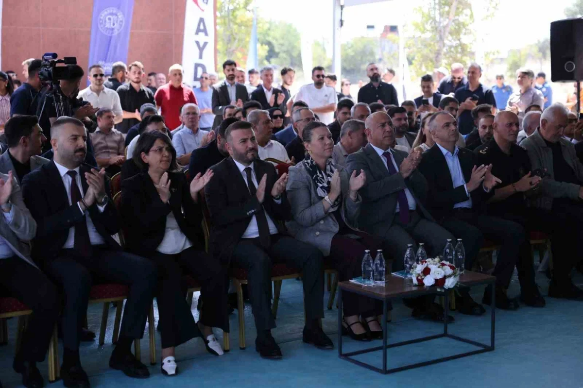 Arnavutköy'de 17 Ağustos'ta Arkent Aydur Park Evleri temeli atıldı