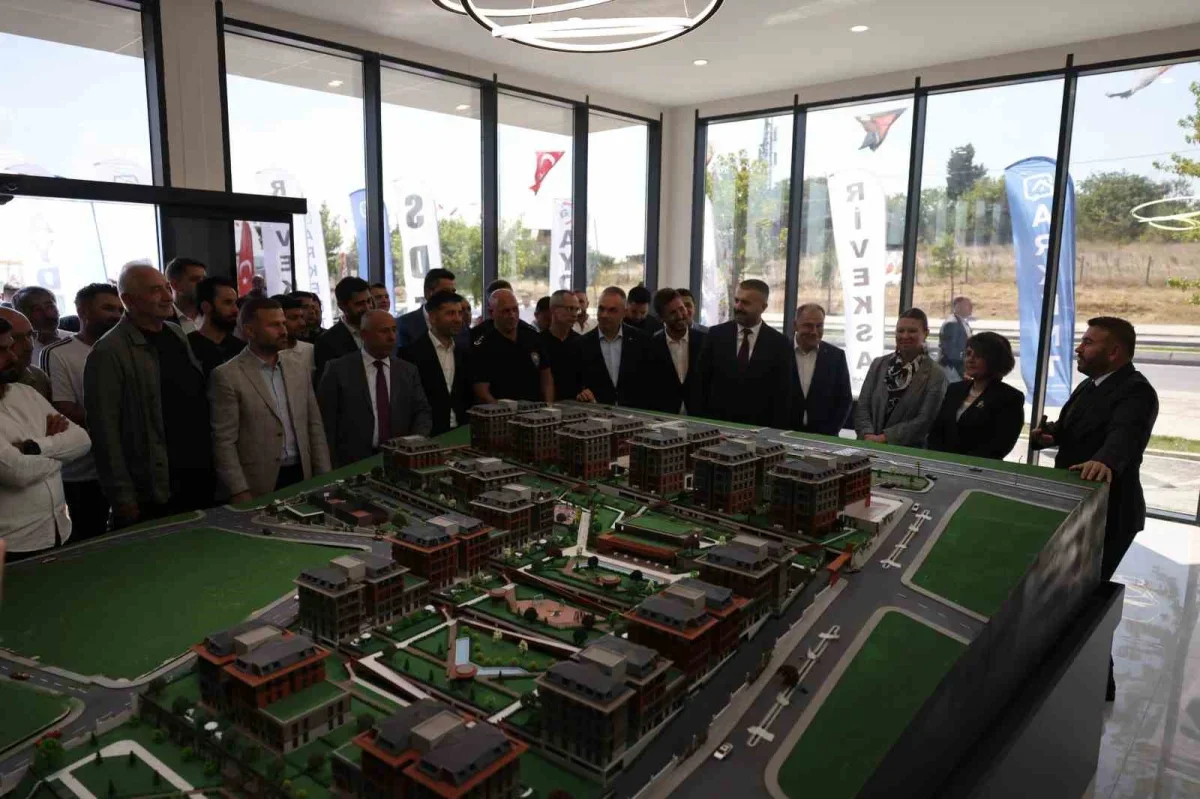 Arnavutköy'de 17 Ağustos'ta Arkent Aydur Park Evleri temeli atıldı