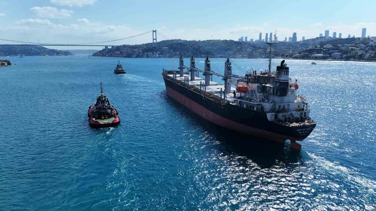 İstanbul Boğazı M/V New Victory geçişi için trafiğe kapatıldı