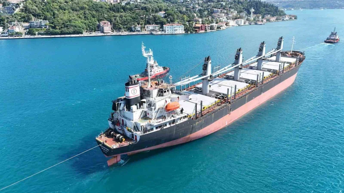 İstanbul Boğazı M/V New Victory geçişi için trafiğe kapatıldı