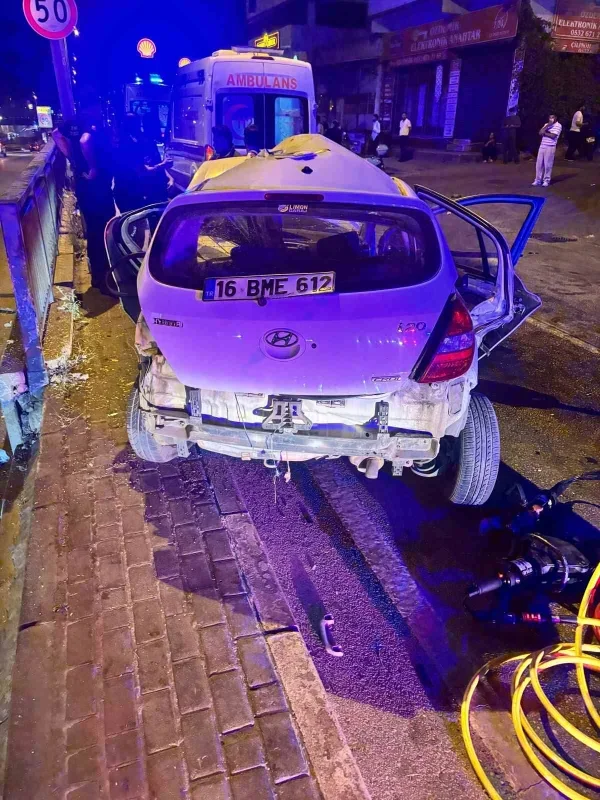 Bursa'da makas atan 17 yaşındaki sürücü refüje çarparak öldü