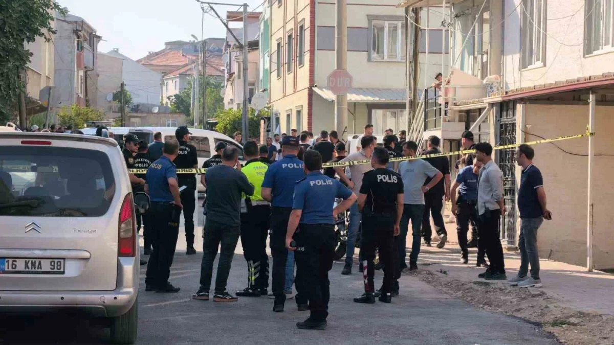 İnegöl'de husumetli gruplar arasında silahlı kavga: 2 yaralı