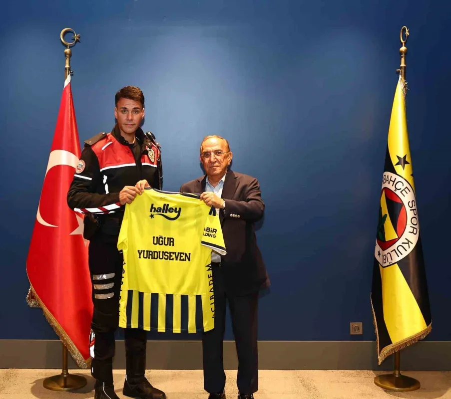 Göktuğ Alımcı, Aziz Yıldırım ve yöneticilerle Lyon maçı öncesi buluştu