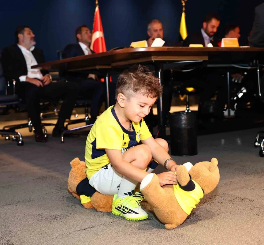 Göktuğ Alımcı, Aziz Yıldırım ve yöneticilerle Lyon maçı öncesi buluştu