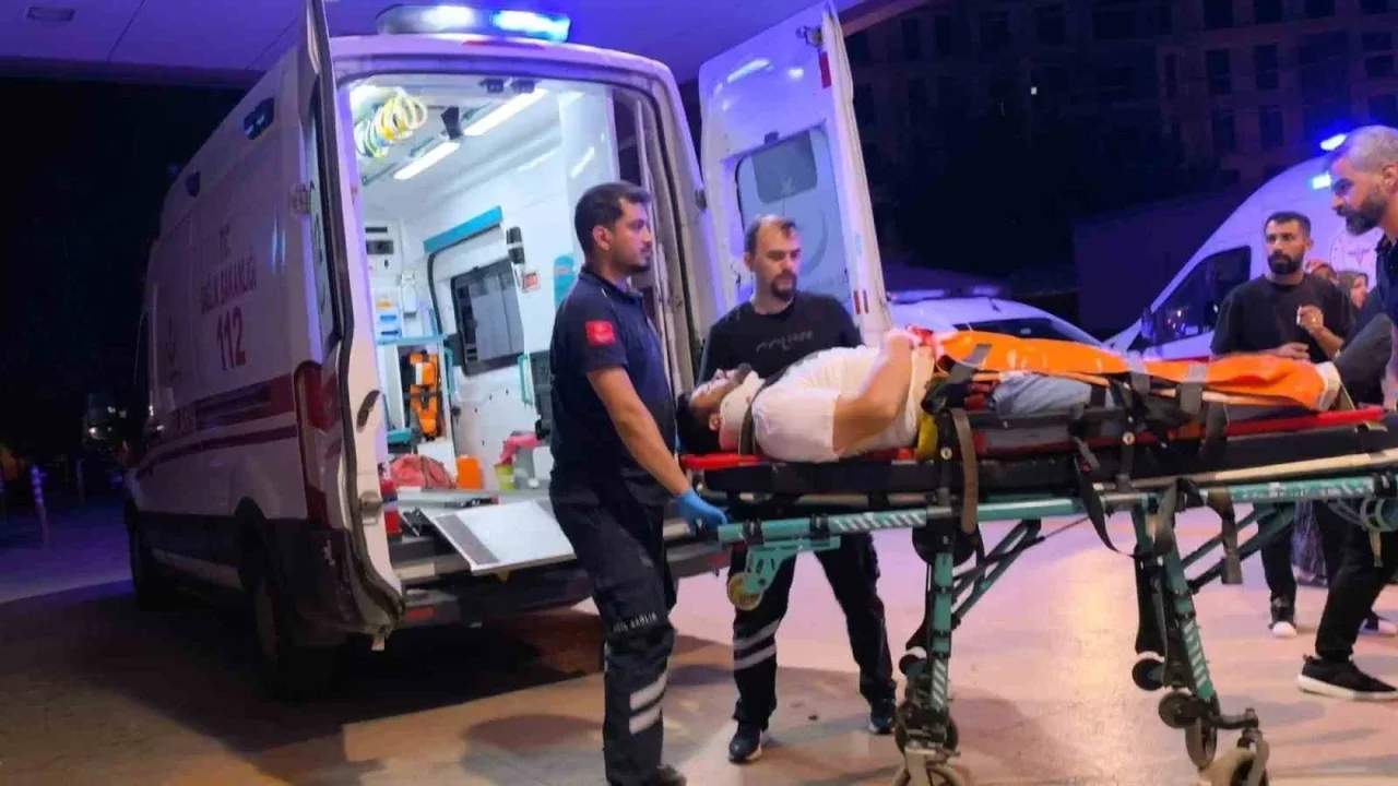 İnegöl'de otomobil ile motosiklet çarpıştı: 1 ağır yaralı