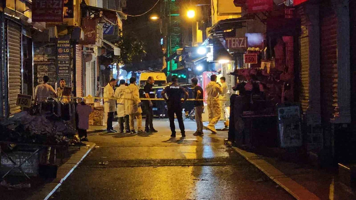 Fatih'te esnaf kavgası kanlı bitti: 1 ölü, 1 yaralı