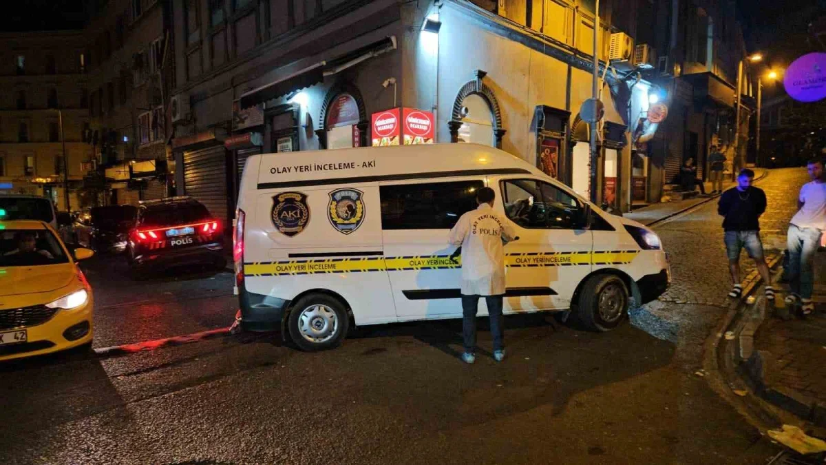 Fatih'te esnaf kavgası kanlı bitti: 1 ölü, 1 yaralı