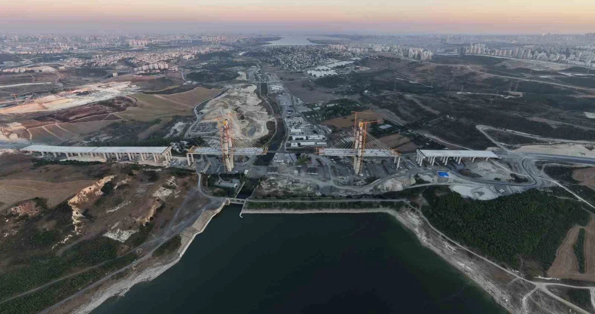 Sazlıbosna Köprüsü'nde 250 tonluk dev tabliye operasyonu