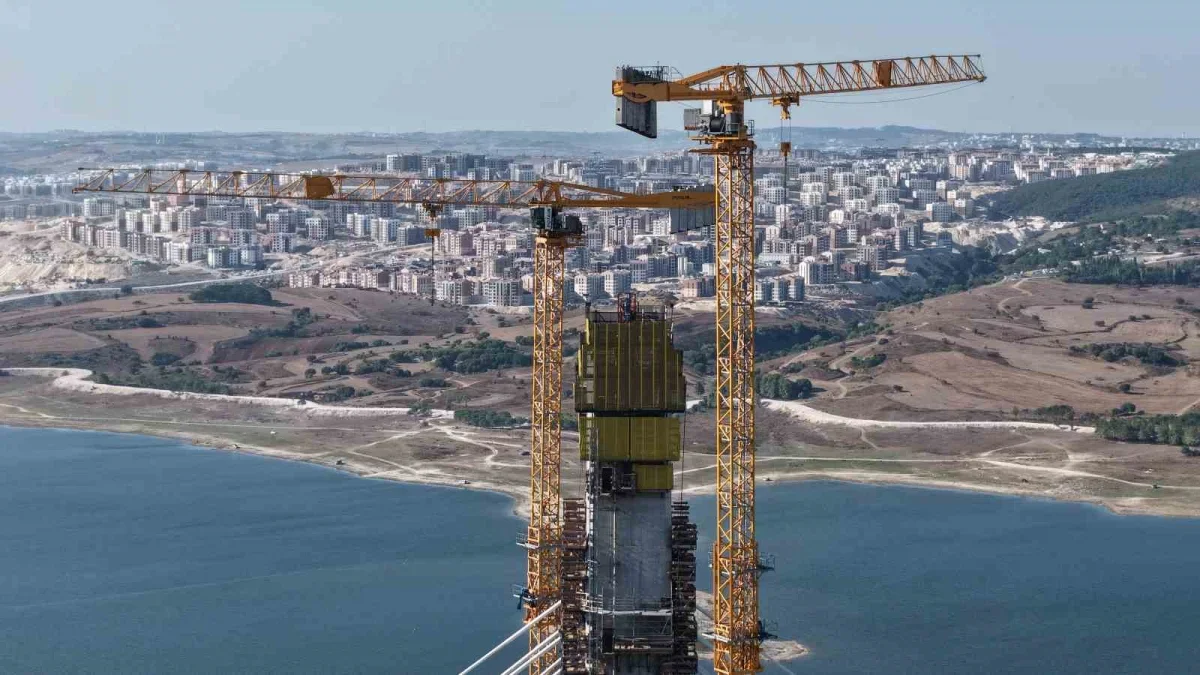 Sazlıbosna Köprüsü'nde 250 tonluk dev tabliye operasyonu