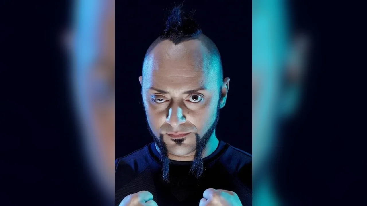 Hayko Cepkin "ELECTRIC" projesiyle 8 illik turneye çıkıyor