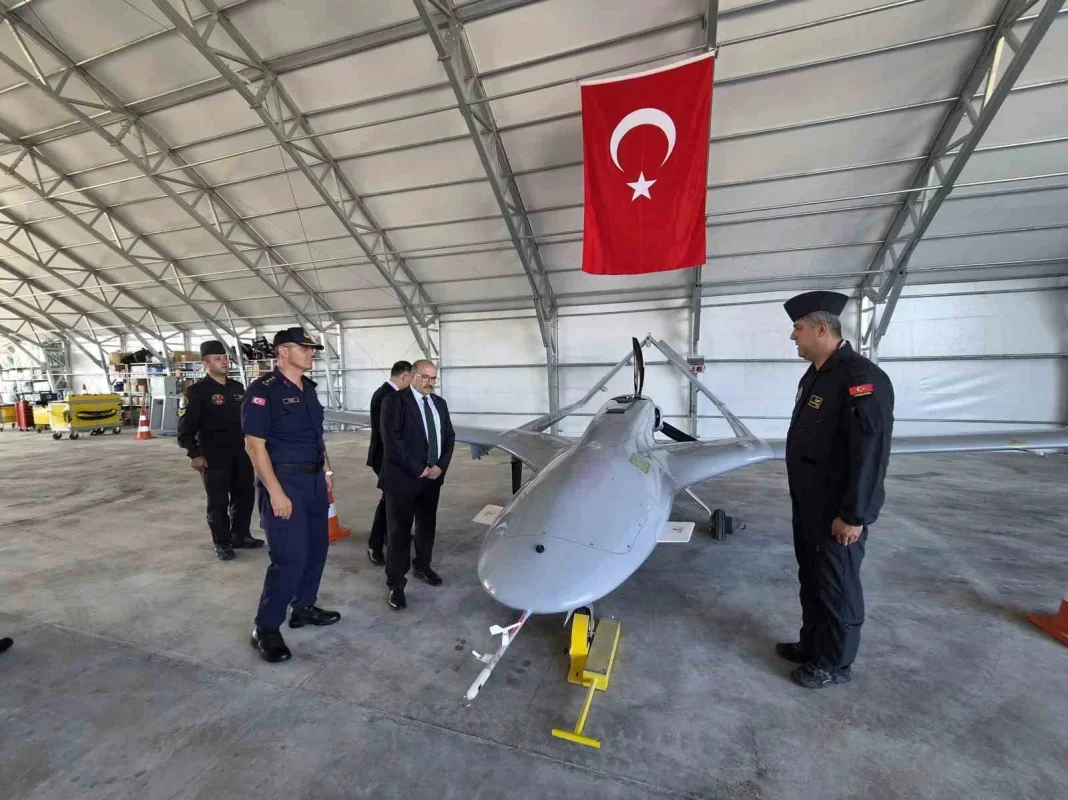 Vali Ustaoğlu Bandırma'da güvenlik ve hizmet temaslarında bulundu