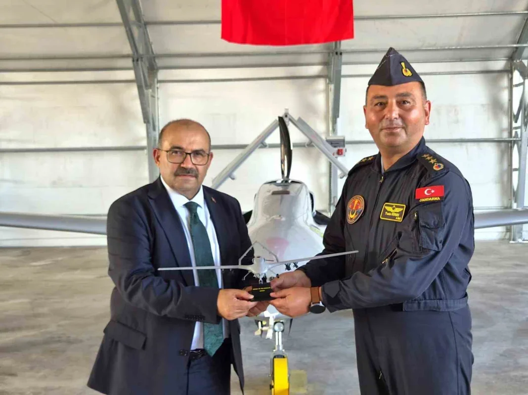 Vali Ustaoğlu Bandırma'da güvenlik ve hizmet temaslarında bulundu