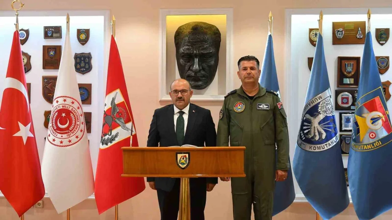 Vali Ustaoğlu Bandırma'da güvenlik ve hizmet temaslarında bulundu
