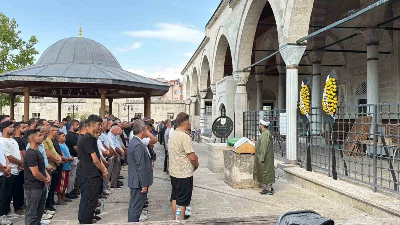 Babaeski'de dereye giren 7 yaşındaki Miran Demirtaş öldü