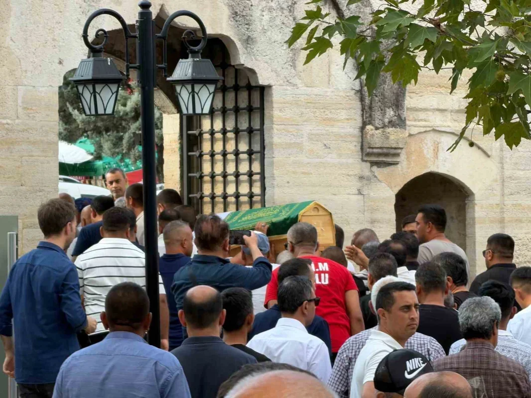 Babaeski'de dereye giren 7 yaşındaki Miran Demirtaş öldü
