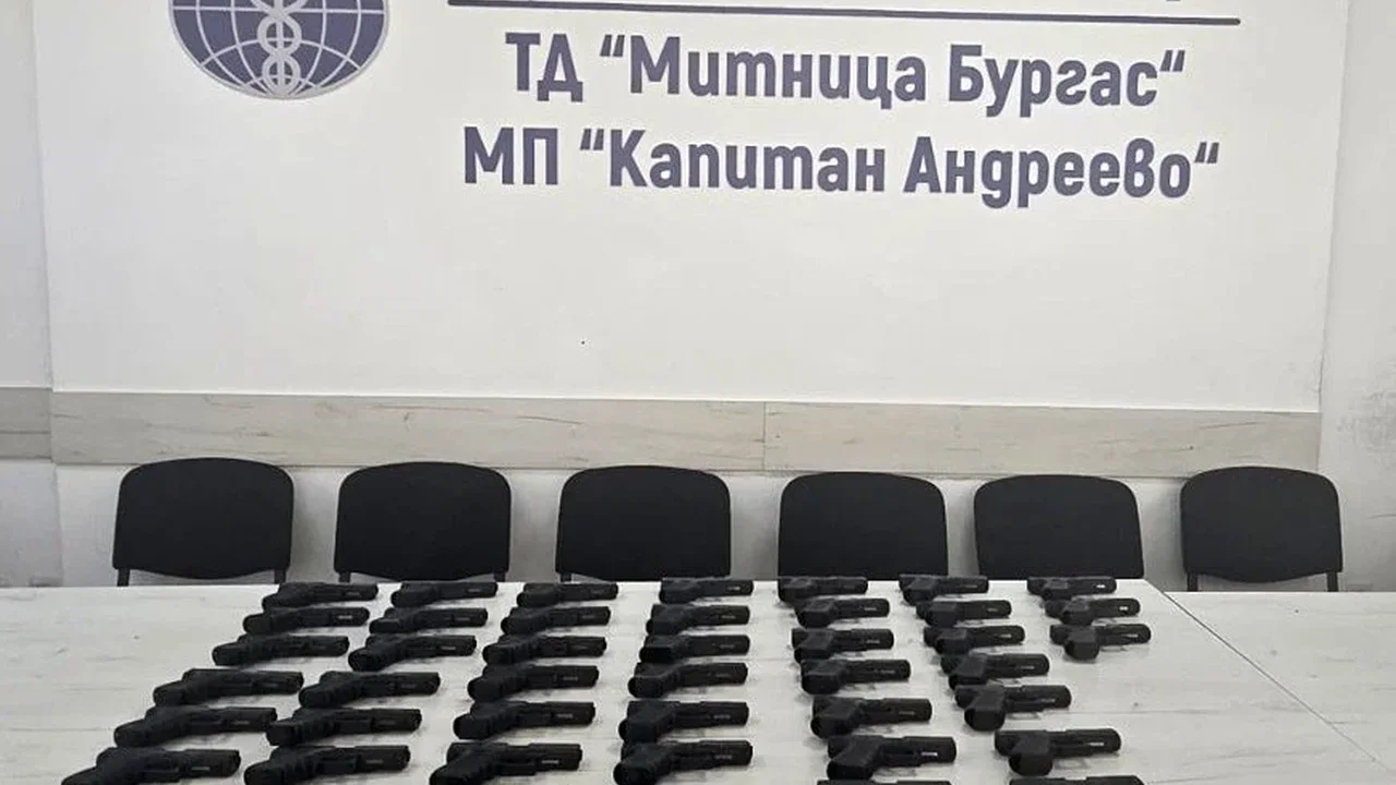Kapitan Andreevo'da incir yüklü tırda 45 kaçak silah bulundu