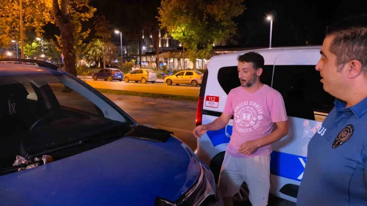İnegöl'de duyarlı vatandaş bulduğu 30 bin TL'yi polise teslim etti