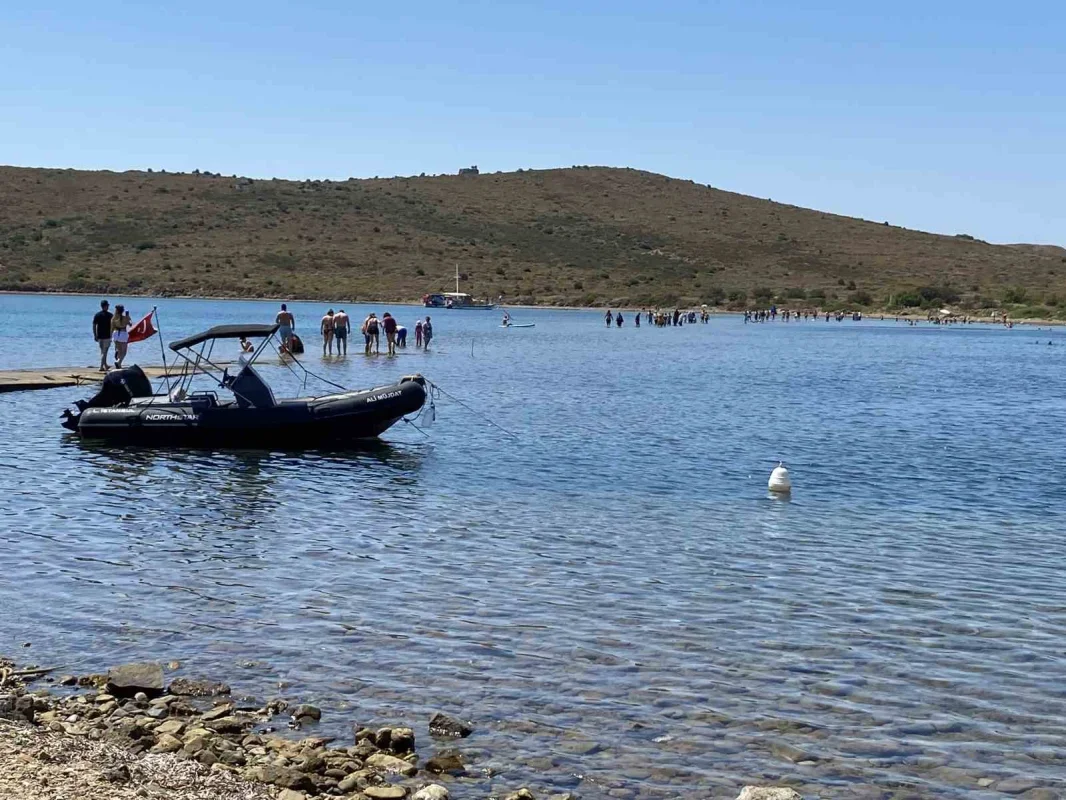 Ayvalık Yalancı Boğaz'da can güvenliği alarm veriyor