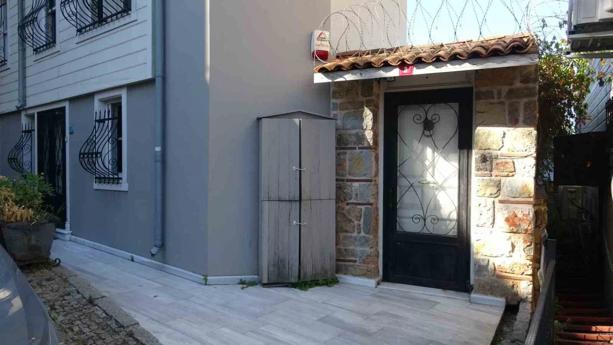 Can Dündar'ın Çengelköy'deki evi 6 yıl sonra görüntülendi