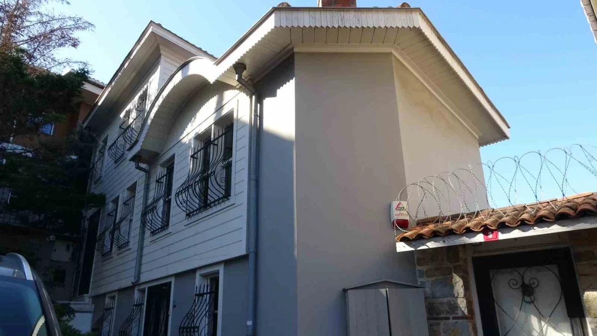 Can Dündar'ın Çengelköy'deki evi 6 yıl sonra görüntülendi