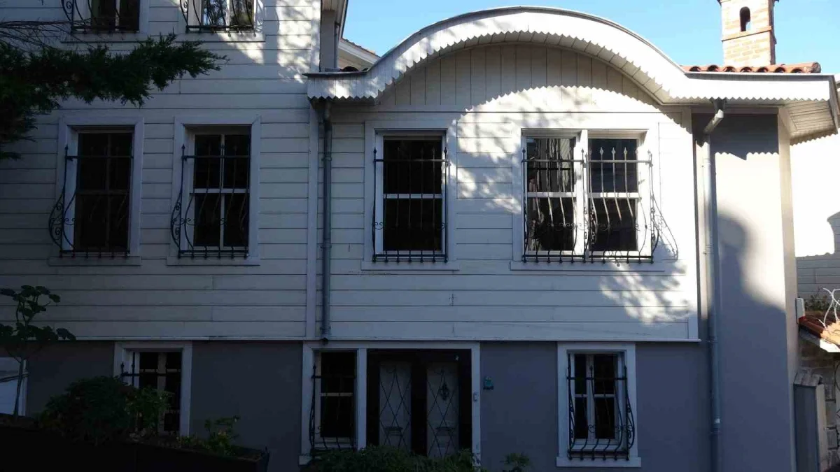 Can Dündar'ın Çengelköy'deki evi 6 yıl sonra görüntülendi