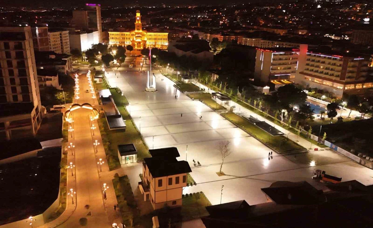 Büyükçekmece Cumhuriyet Kent Meydanı 30 Ağustos'ta açılıyor