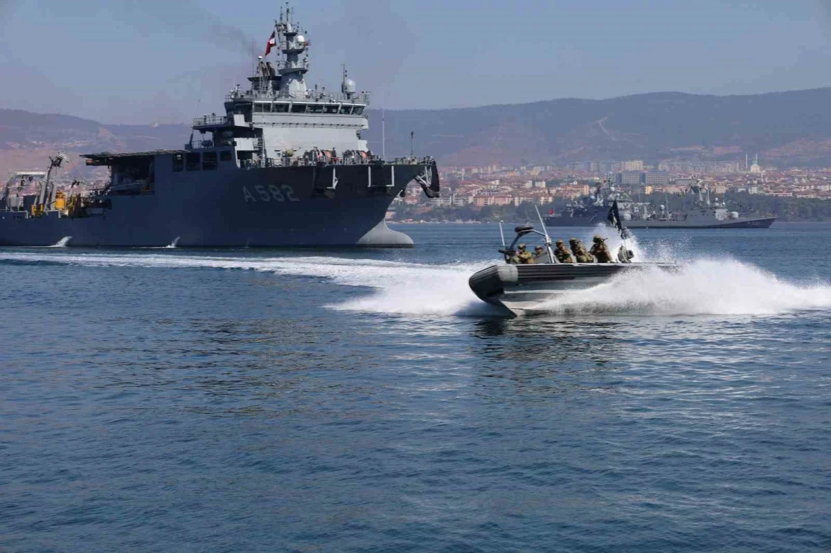 TEKNOFEST Mavi Vatan'da SAT ve SAS komandoları tatbikat yaptı