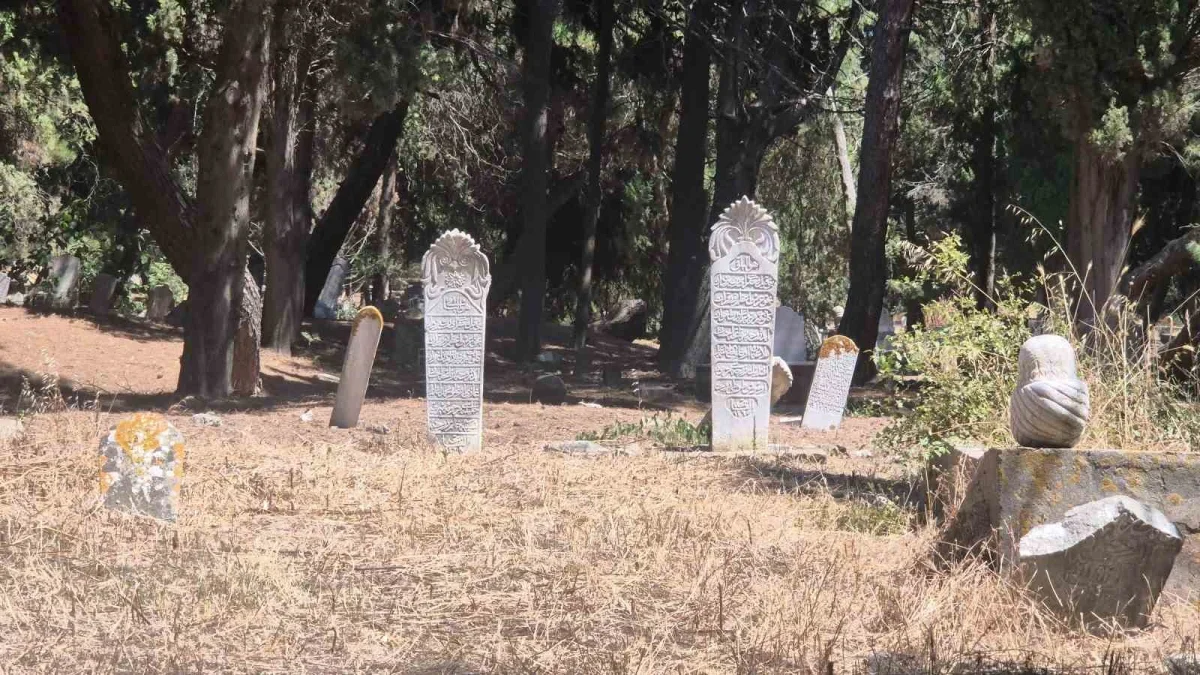 Tekirdağ'da mezar taşları envantere alınıyor: Tarih kayıt altında