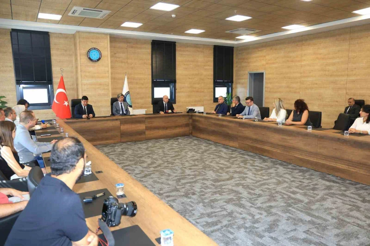 BUÜ, KKTC'de Doğu Akdeniz Üniversitesi ile iş birliği yaptı
