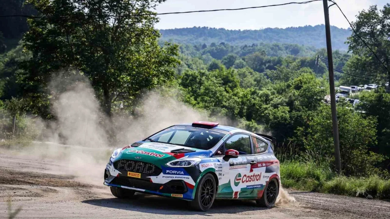 Kapadokya Rallisi'nde Castrol Ford Team Türkiye gençleri start alıyor