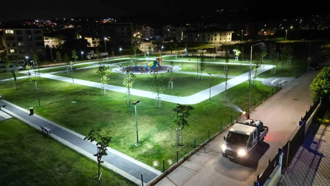 Bursa Büyükşehir sinekle mücadeleyi 17 ilçede sürdürüyor