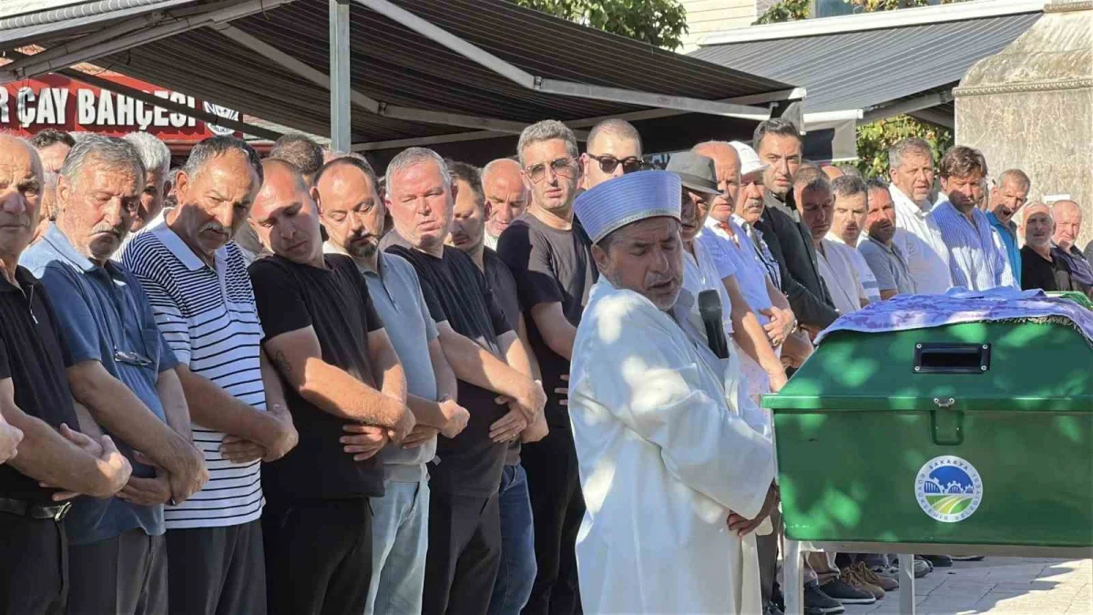 Üvey oğlu tarafından öldürülen Aziz Dönmez toprağa verildi