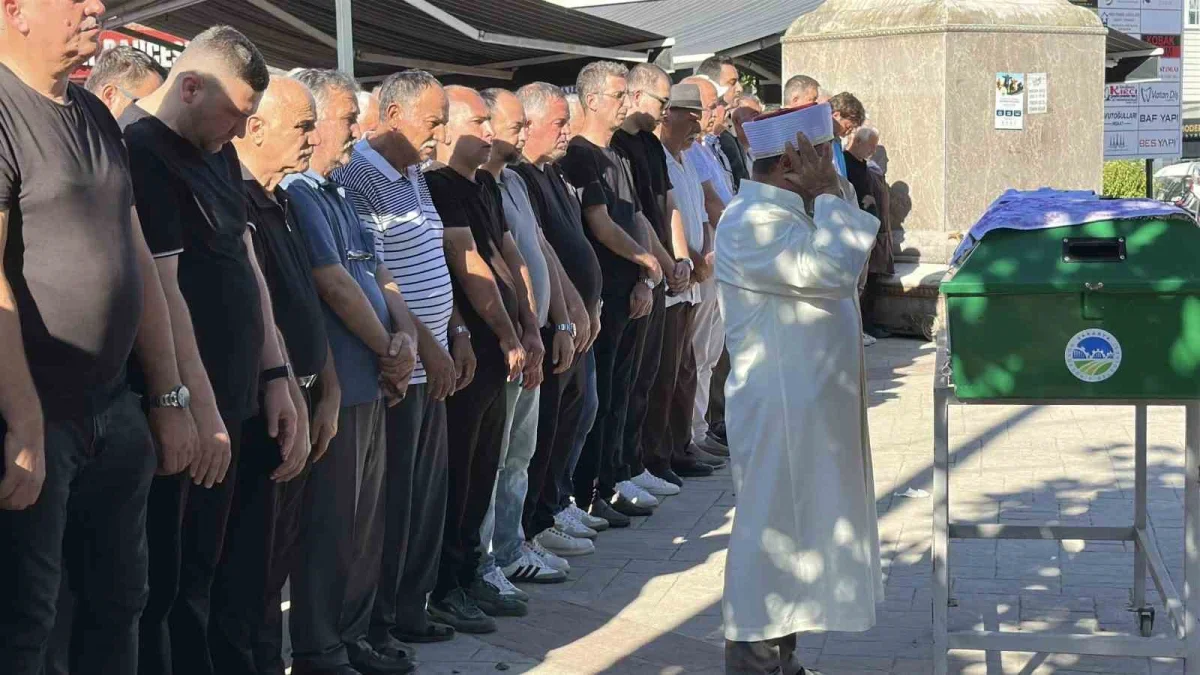 Üvey oğlu tarafından öldürülen Aziz Dönmez toprağa verildi