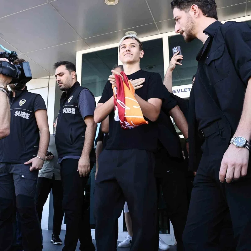 Sergei Batrakov İstanbul'a geldi: Galatasaray'da transfer heyecanı