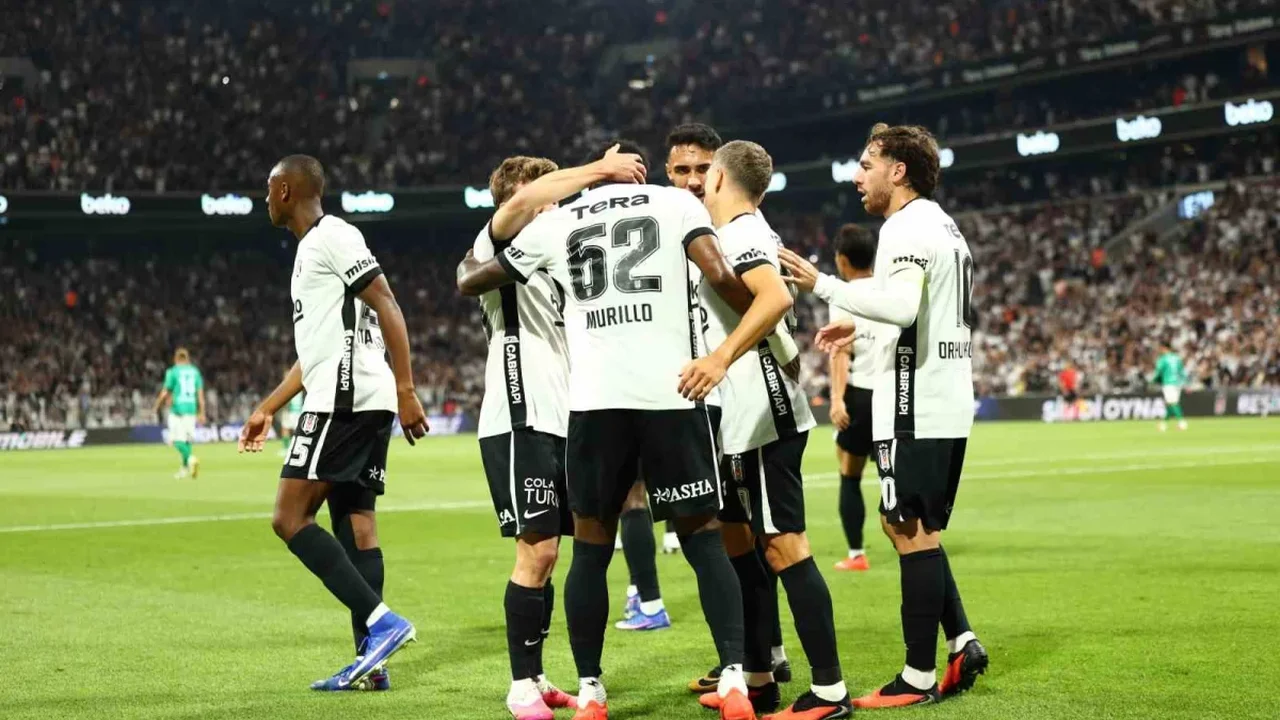 Beşiktaş, Kauno Zalgiris karşısında ilk yarıyı 2-0 önde kapattı