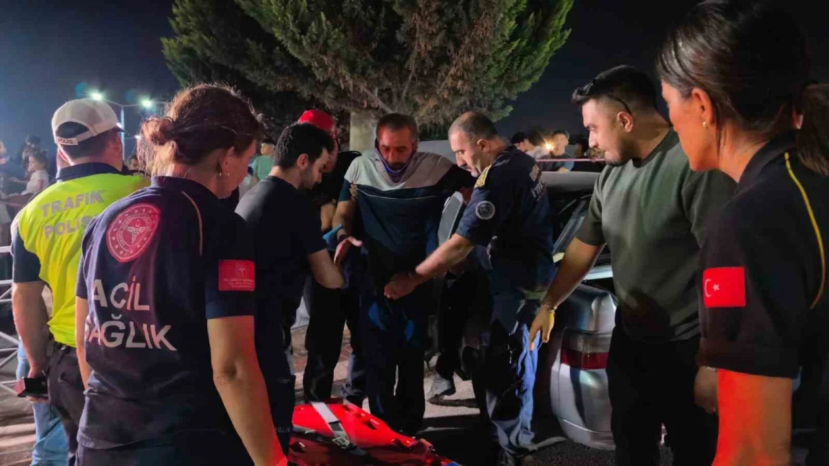 İnegöl'de otomobil beton direğe çarptı: Sürücü yaralandı