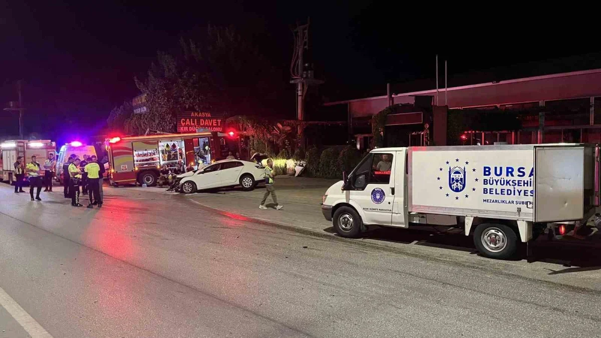 Bursa Nilüfer'de otomobil ile jip çarpıştı: 2 ölü