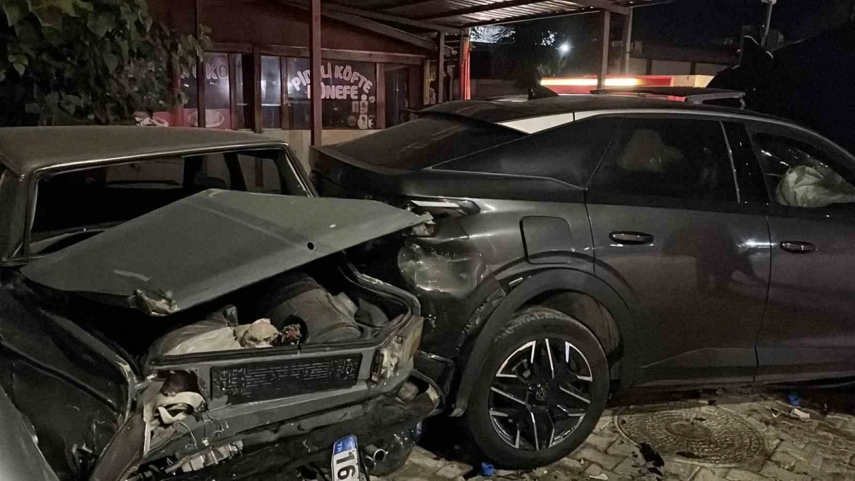 Bursa Nilüfer'de otomobil ile jip çarpıştı: 2 ölü