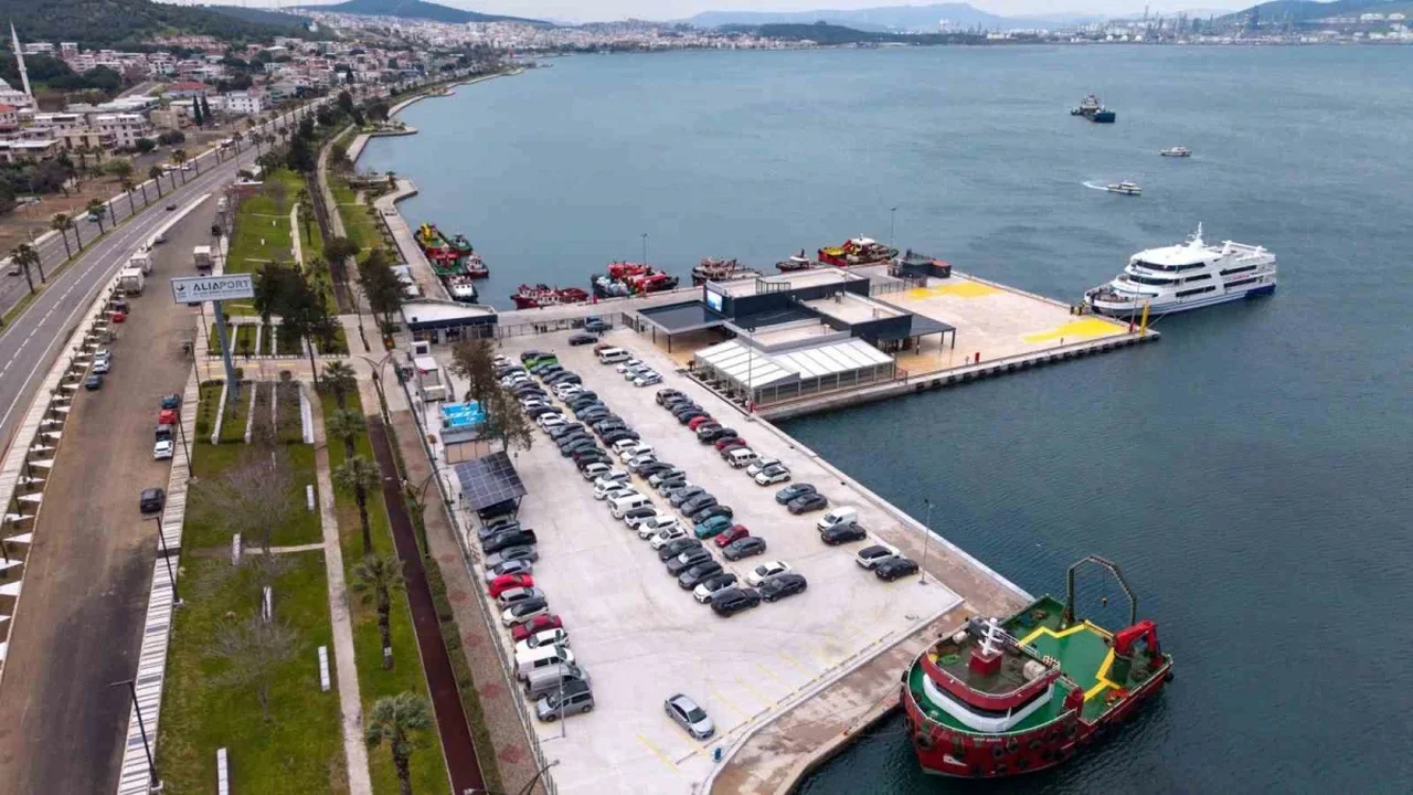 Aliağa-Midilli seferleri 35 bin yolcuya ulaştı