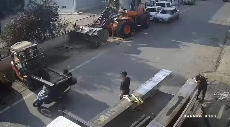 Tekirdağ'da motosikletli forkliftin demir ayaklarına çarptı