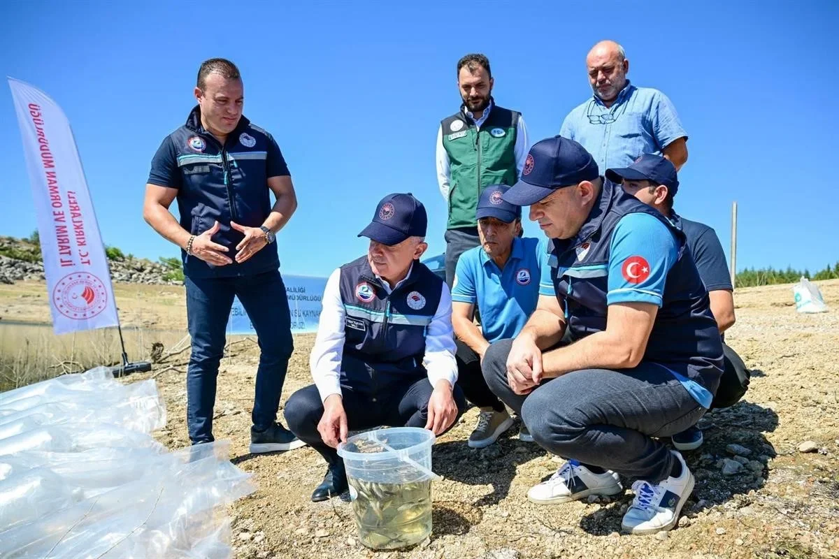 Kırklareli Barajı'na 450 bin yavru sazan bırakıldı